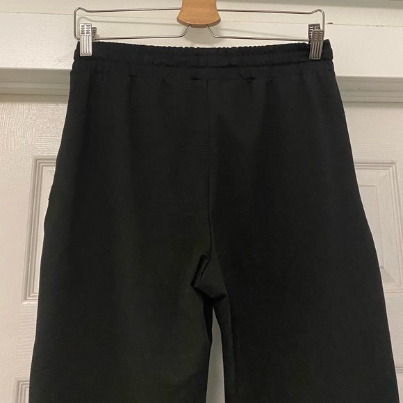 Vuori Womens Black Joggers - Picture 6 of 7